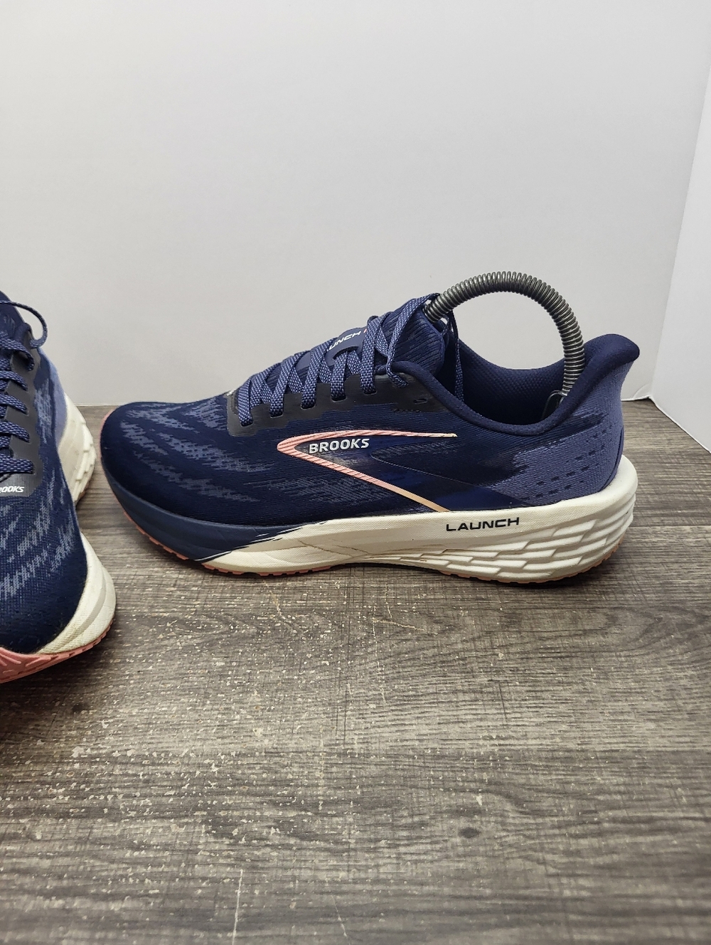 Brooks Launch 11 Cushion Road Running Blue Pink Women's Sz 9 Shoes Sneakers - Picture 2 of 10